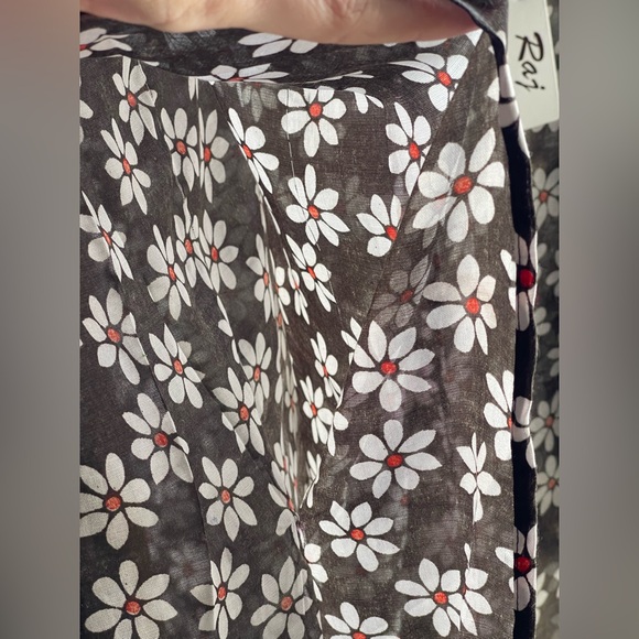 Raj NWT Trading & Imports Mireille Breeze Floral Black and White Printed Kimono - Picture 4 of 6